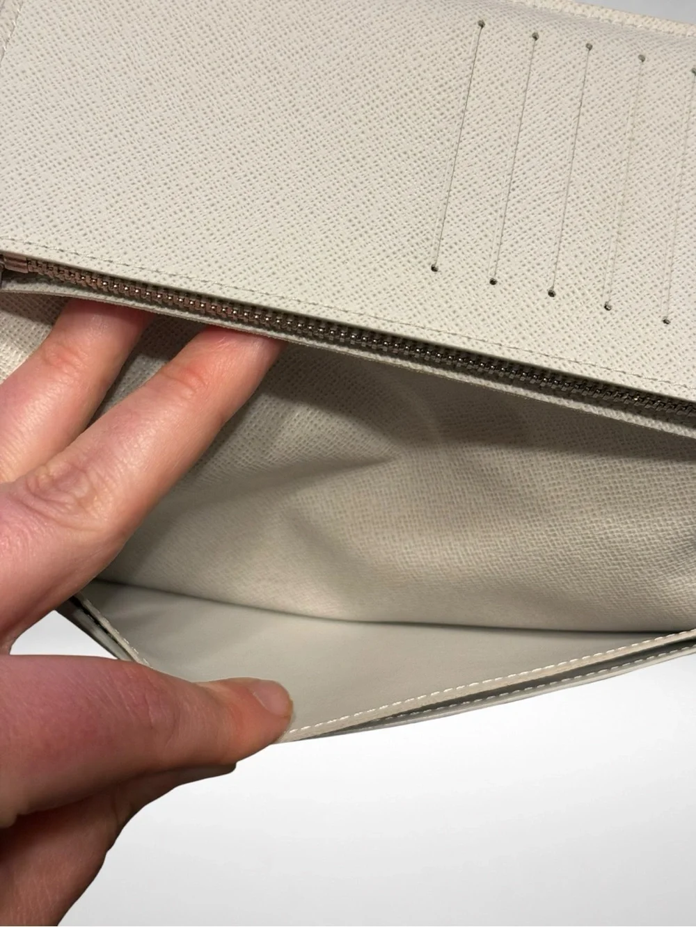Louis Vuitton Brazza Wallet Monogram Antarctica Taiga White Bifold Dustbag Abloh